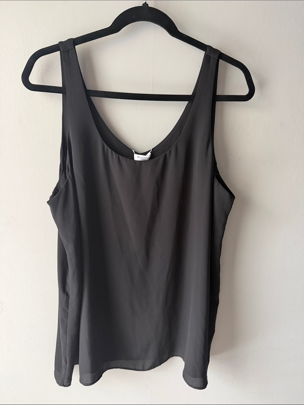 Reitmans Black Sleeveless Scoop Neck Tank